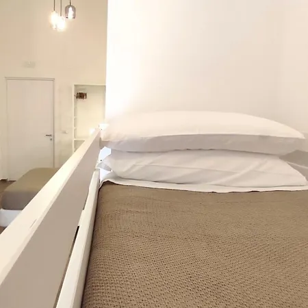 게스트하우스 Silvany House 3*