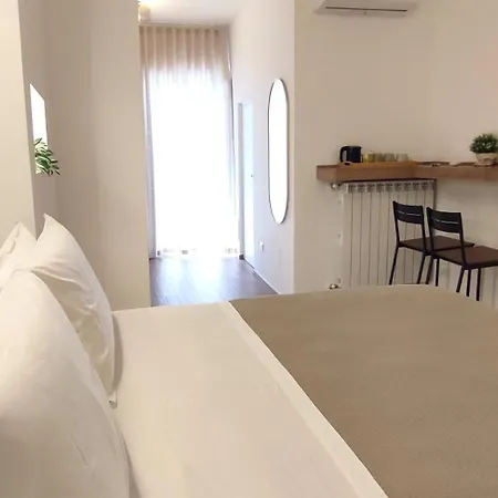 招待所 Silvany House 巴里